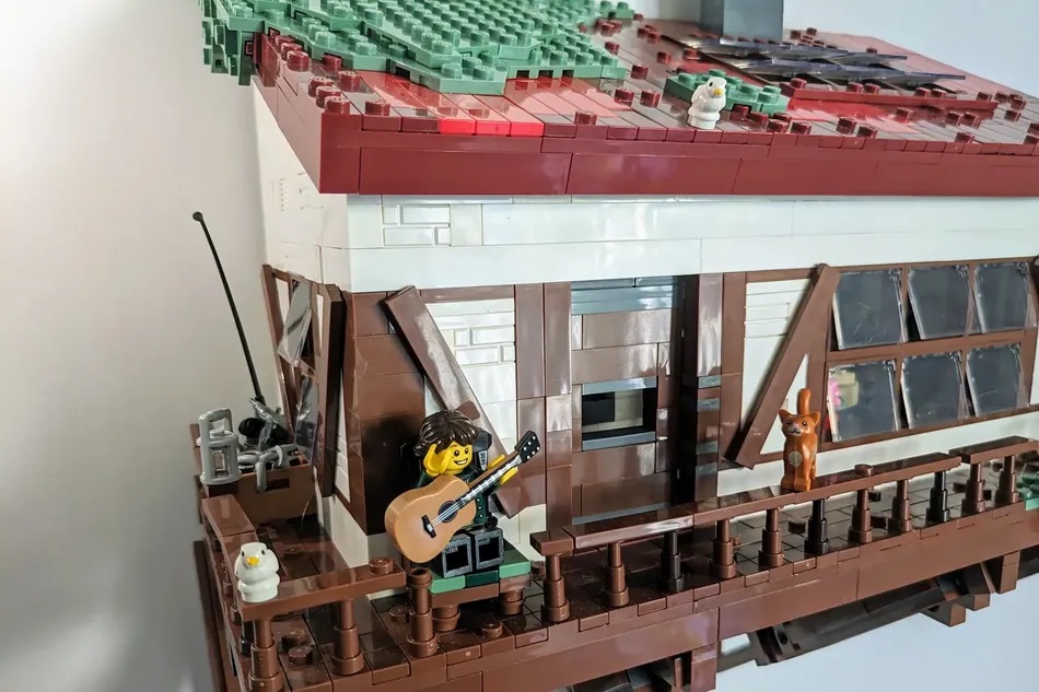 LEGO Ideas Cliffside House 9