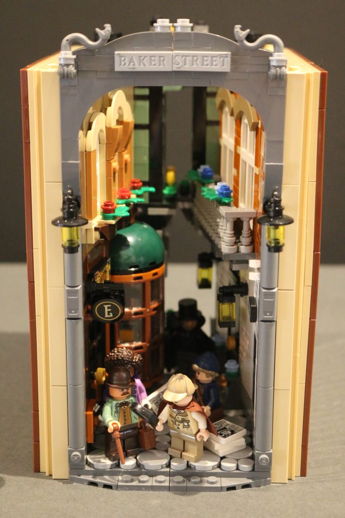 LEGO Icons 10351 Sherlock Holmes Book Nook review 33 683x1024