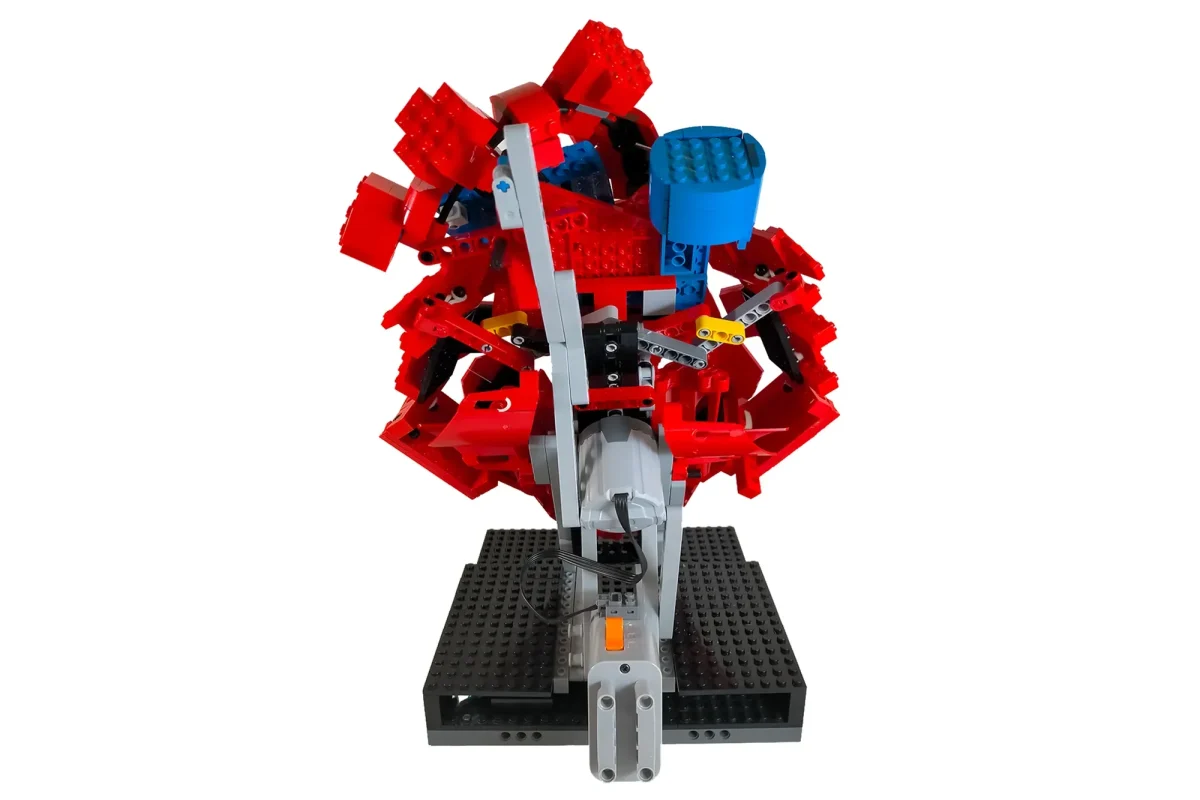 LEGO Ideas Motorized Beating Heart 2 1200x800