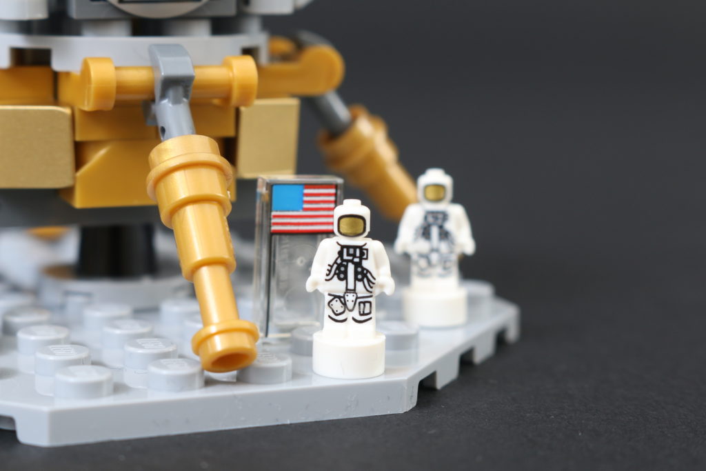 LEGO Ideas 21309 92176 NASA Apollo Saturn V review 17