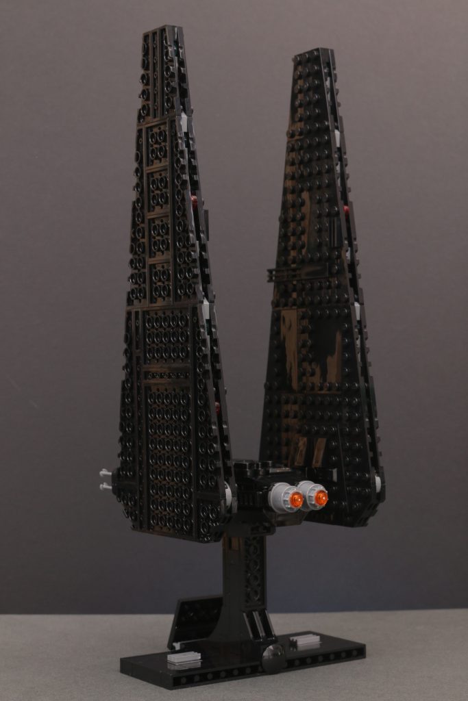 LEGO Star Wars 75406 Kylo Rens Command Shuttle review 6 683x1024