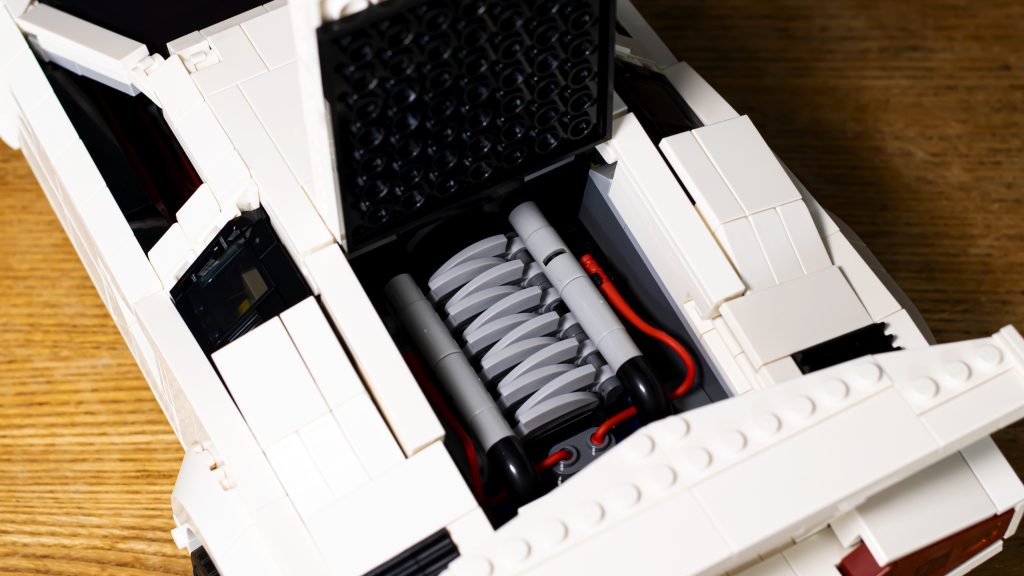 LEGO Icons 10337 Lamborghini Countach 5000 Quattrovalvole 13 1 1024x576